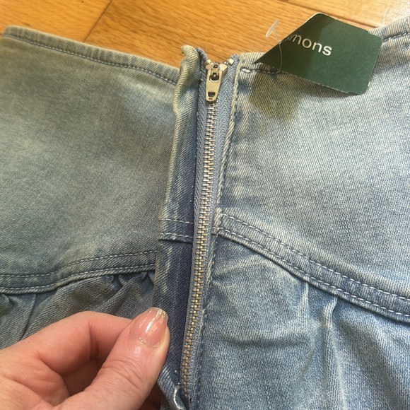 Jean skirt size small nwt $99 - Picture 4 of 6